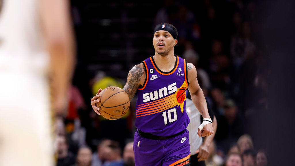 Damion Lee #10 of the Phoenix Suns during the game against the Indiana Pacers at Footprint Center o...
