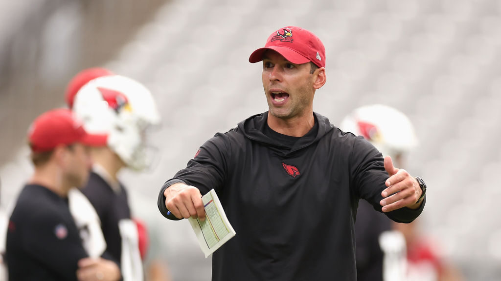 Head coach Jonathan Gannon of the Arizona Cardinals participates in a team practice ahead of the NF...